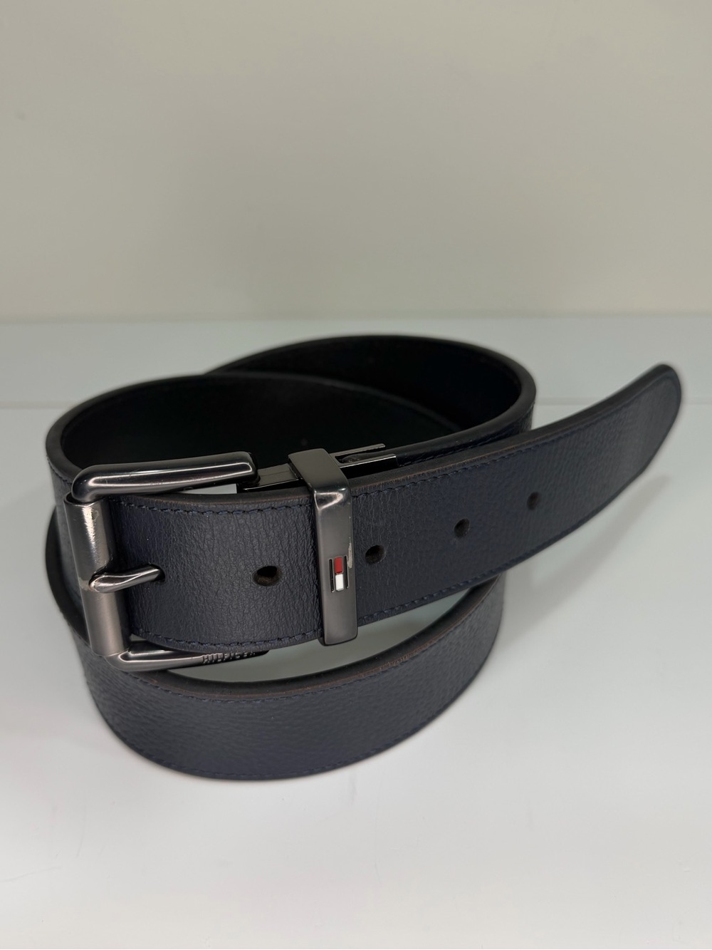 Tommy Hilfiger Navy Blue Leather Belt Men’s Classic Preppy Silver Buckle